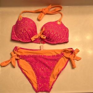 Victorias Secret Bikini Sold as Set - TOP 36C, Bottom L